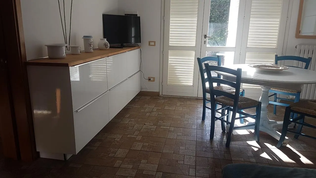 Meloria Apartament Appartamento Tirrenia 0*,  Italia