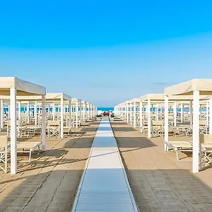  Aparthotel Regina Beach Holiday